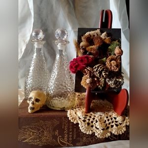 Perfect lil table decor.